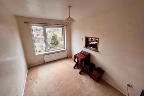72 Everlands, Cam, Dursley, GL11 5NL