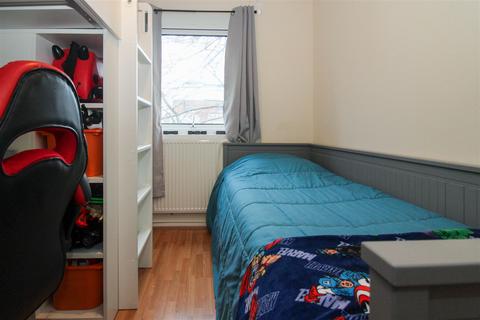 2 bedroom flat for sale, Heybourne Road, London