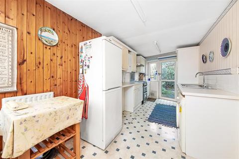 7 Ashdown Close, Beckenham, BR3 6TJ
