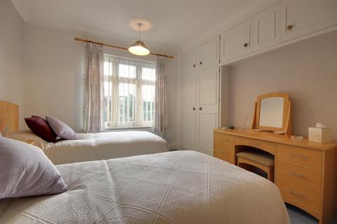 120 Beverley Road, Kirk Ella, Hull, HU10 7HA