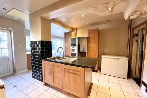 5 bedroom semi-detached house for sale, Lutley Avenue, Halesowen