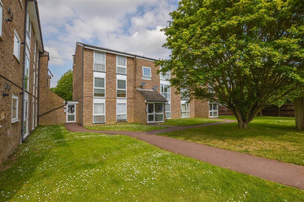 Wyedale, London Colney 2 bed flat to rent £1,250 pcm (£288 pw)