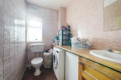 3 bedroom house for sale, Addington Road, Canning Town, London
