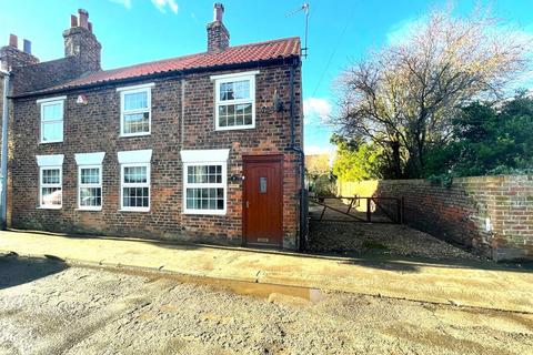 4 bedroom end of terrace house for sale, Cross Street, Aldbrough, Hull