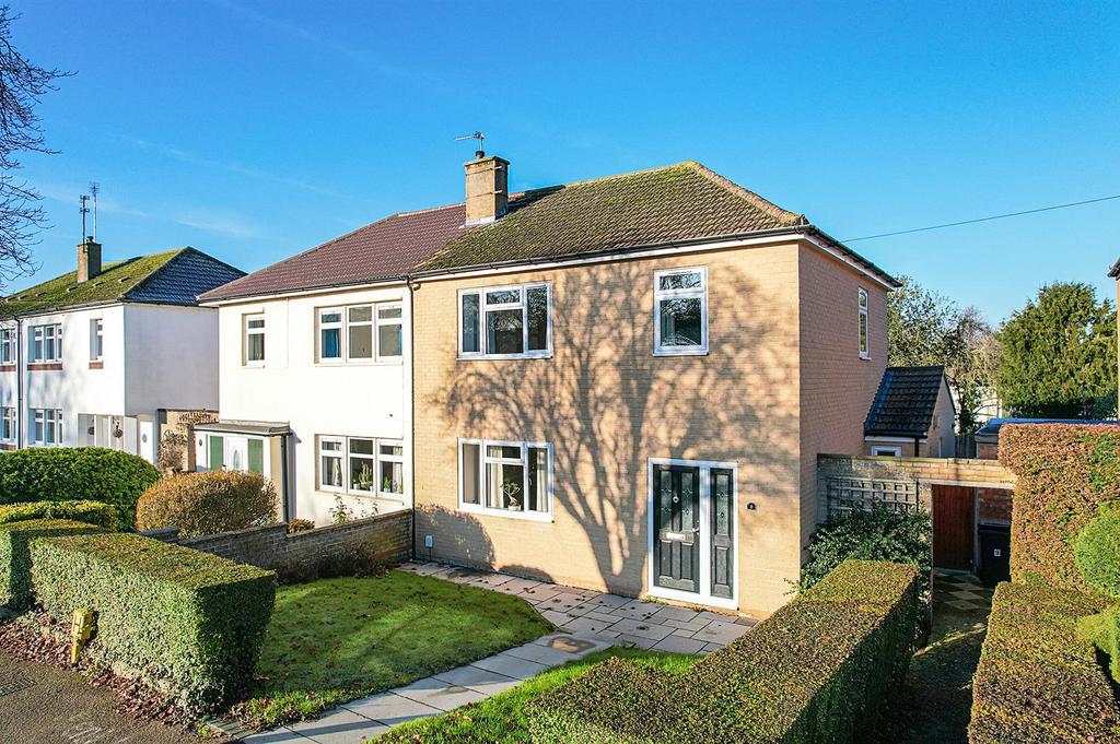 Rowley Drive, Newmarket CB8 3 bed semidetached house for sale £350,000