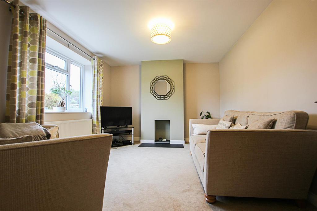 Rowley Drive, Newmarket CB8 3 bed semidetached house for sale £350,000