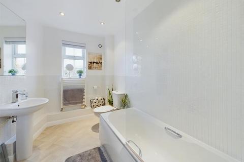 25 Watermint Drive, Tuffley, Gloucester, GL4 0SZ