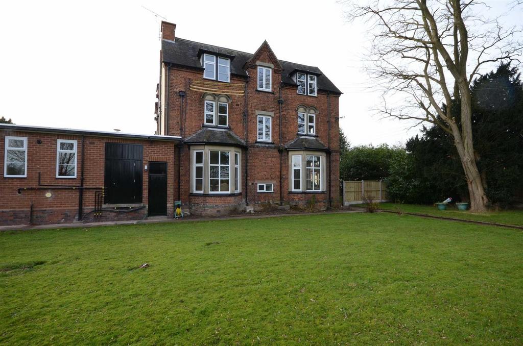 Stone Road, Eccleshall 2 bed apartment to rent £800 pcm (£185 pw)