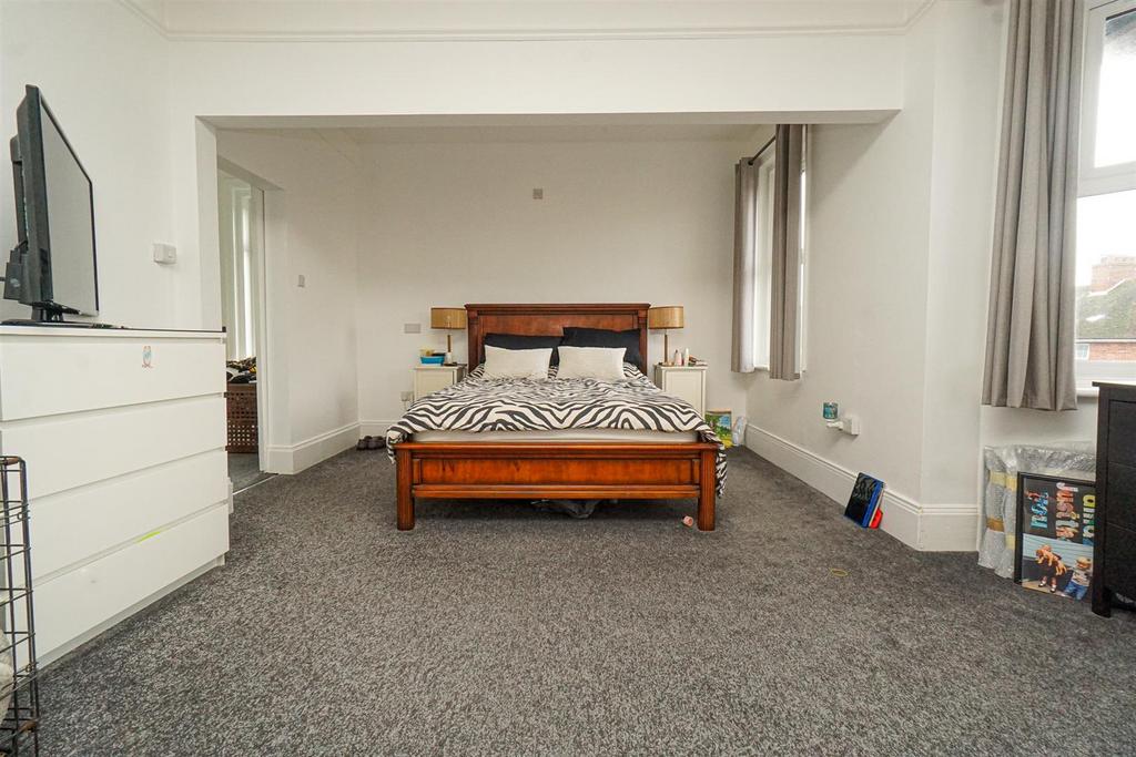 25 Eversley Road (23) Alto.jpg