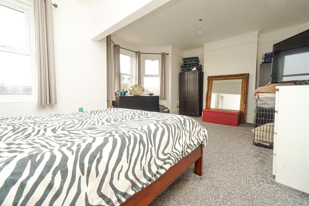 25 Eversley Road (24) Alto.jpg
