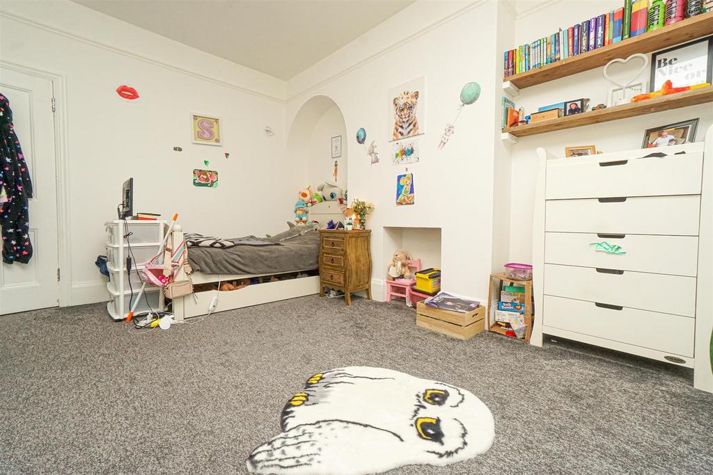 25 Eversley Road (14) Alto.jpg