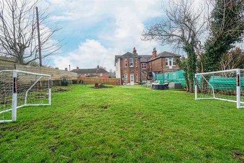 25 Eversley Road, St Leonards-on-sea, TN37 6QD