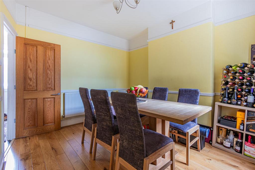 Inverness Place 114-12.jpg