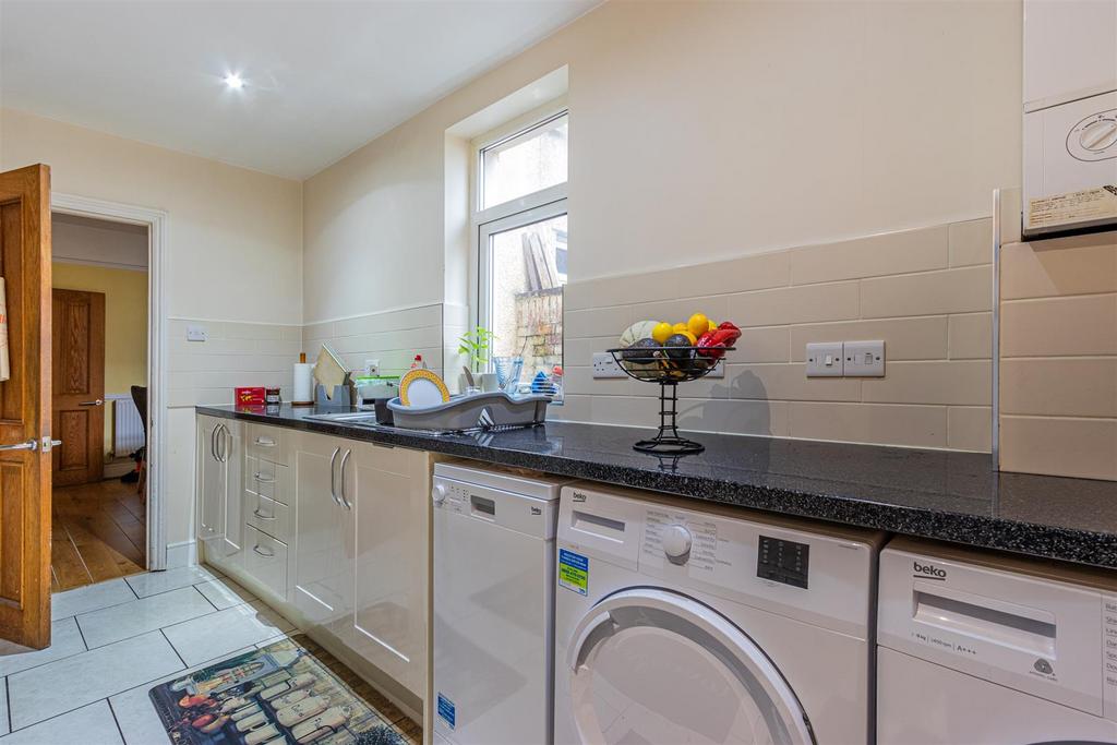Inverness Place 114-11.jpg