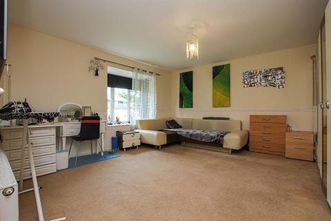4 bedroom terraced house for sale, Persimmon Walk, Newmarket CB8