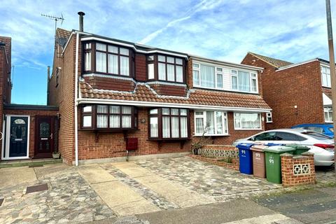 4 bedroom detached house for sale, Brampton Close, Corringham, SS17