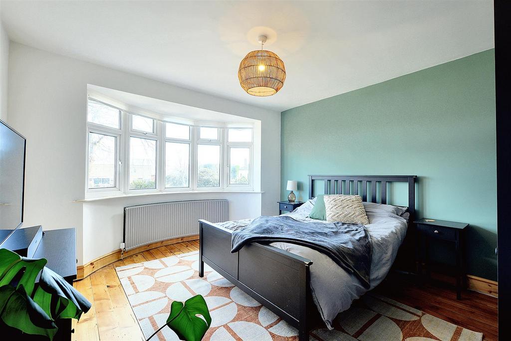 Bedroom 1 1.jpg