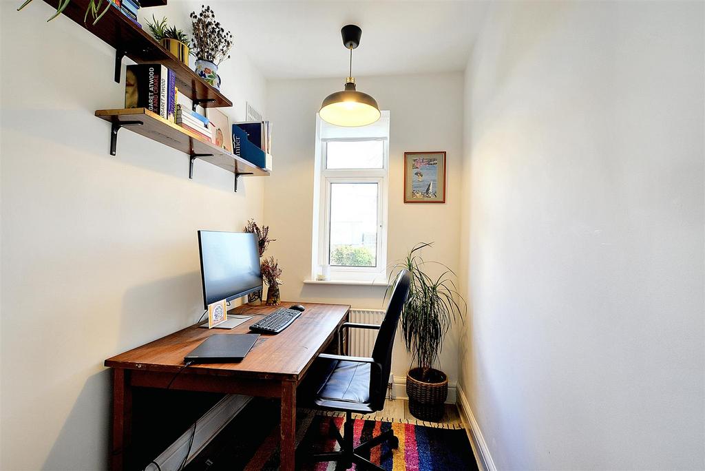 Bedroom 4.jpg
