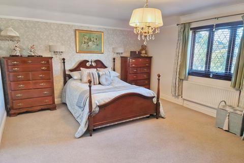 5 bedroom detached house for sale, Maidstone Road Bluebell Hill Chatham