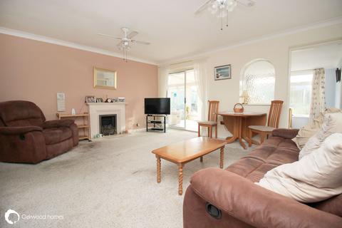 3 bedroom terraced bungalow for sale, Pluckley Gardens, Palm Bay, Cliftonville, Margate