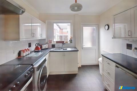 3 bedroom townhouse for sale - Manor Road, Widnes, WA8 8HG