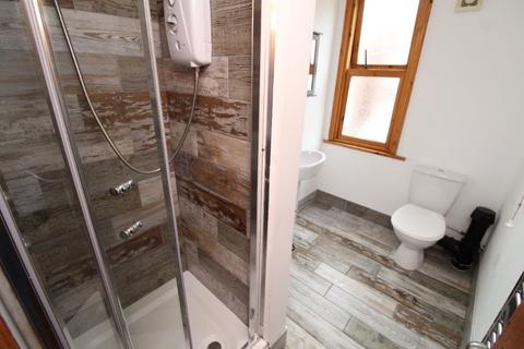 6 bedroom detached house to rent, Balfour Road, Nottingham NG7