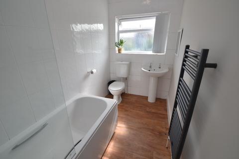 4 bedroom semi-detached house to rent, Beeston Road, Nottingham NG7