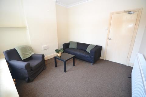 4 bedroom semi-detached house to rent, Beeston Road, Nottingham NG7