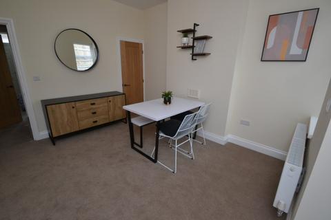 2 bedroom terraced house to rent, Birrell Road, Nottingham NG7