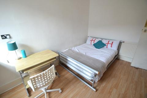 6 bedroom semi-detached house to rent, Castle Boulevard, Nottingham NG7