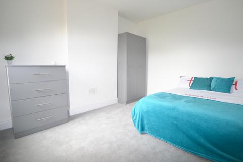 4 bedroom detached house to rent, Chantrey Road, West Bridgford NG2