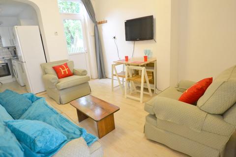 4 bedroom detached house to rent, Chippendale Street, Nottingham NG7