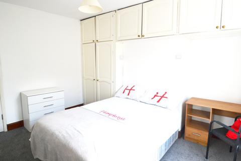 4 bedroom detached house to rent, Chippendale Street, Nottingham NG7