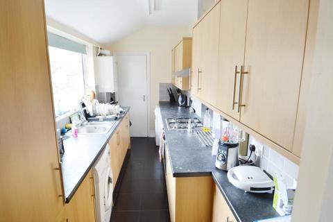 4 bedroom terraced house to rent, City Road, Nottingham NG7