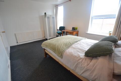4 bedroom terraced house to rent, Claude Street, Nottingham NG7