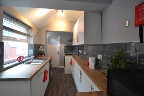 3 bedroom detached house to rent, Cloister Street, Nottingham NG7