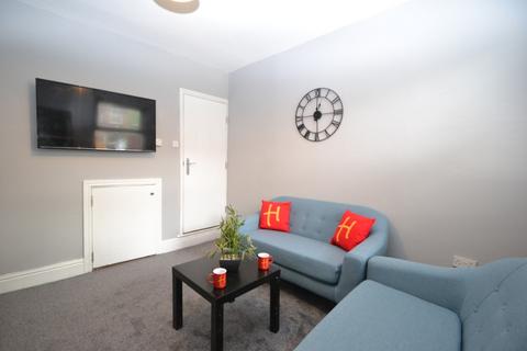3 bedroom detached house to rent, Cloister Street, Nottingham NG7