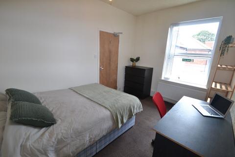 3 bedroom detached house to rent, Cloister Street, Nottingham NG7
