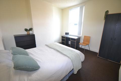 3 bedroom detached house to rent, Cloister Street, Nottingham NG7