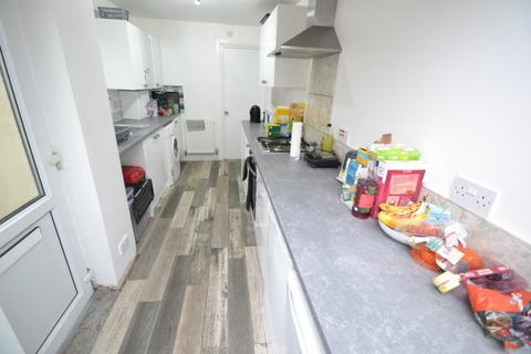 4 bedroom detached house to rent, Dunkirk Road, Nottingham NG7