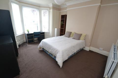 4 bedroom detached house to rent - Ella Road, West Bridgford NG2