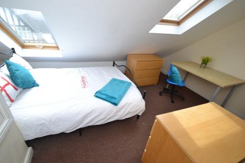 6 bedroom semi-detached house to rent, Elmsthorpe Avenue, Nottingham NG7
