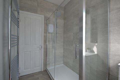 6 bedroom semi-detached house to rent, Elmsthorpe Avenue, Nottingham NG7
