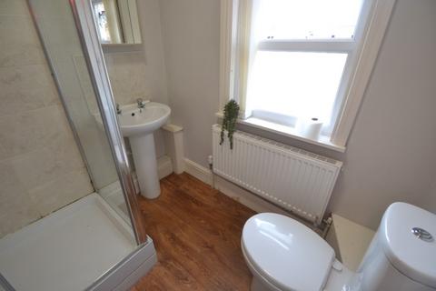 5 bedroom detached house to rent, Epperstone Road, West Bridgford NG2