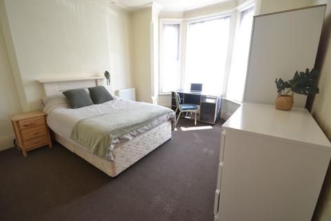 5 bedroom detached house to rent, Epperstone Road, West Bridgford NG2