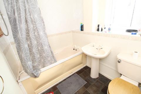3 bedroom detached house to rent, Falcon Close, Nottingham NG7