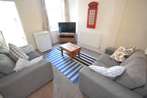 4 bedroom terraced house to rent, Harley Street, Nottingham NG7