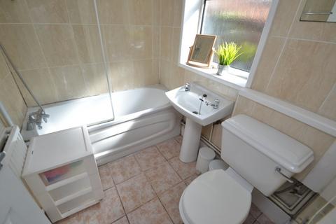 4 bedroom terraced house to rent, Harley Street, Nottingham NG7