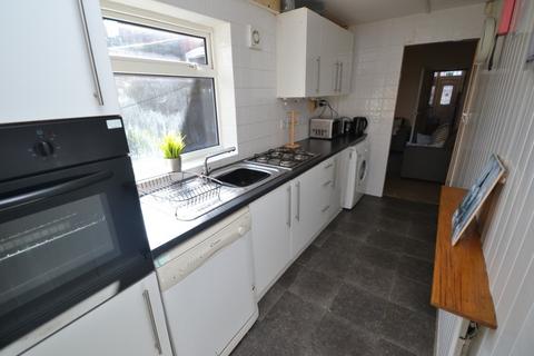 4 bedroom terraced house to rent, Harley Street, Nottingham NG7