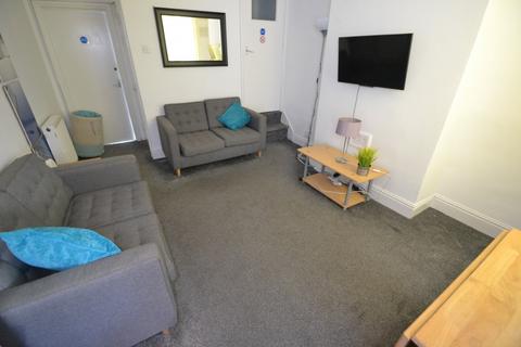 4 bedroom semi-detached house to rent, Hart Street, Nottingham NG7